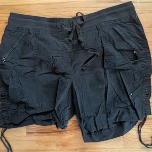Fashion Bug Women's Cargo Shorts in Classic Black